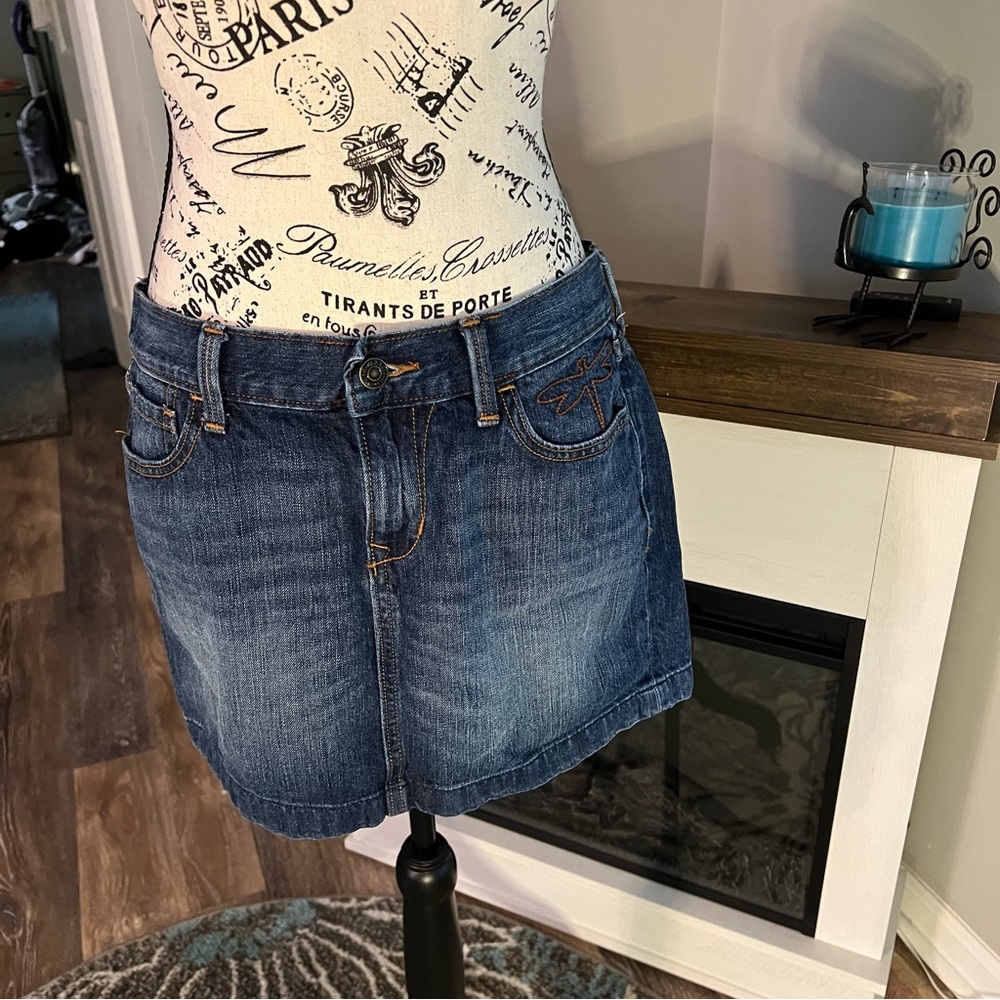 Old Navy Jean Mini Skirt with Dragonfly Embroidered Pocket. Size 8